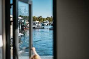 Havel River Houseboat