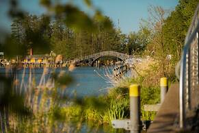 Havel River Houseboat