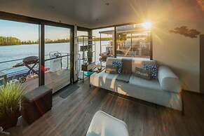 Havel River Houseboat
