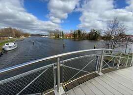 Havel River Houseboat