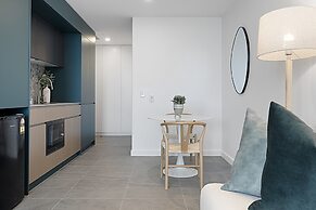 Modern Studio in Fremantle With Stunning Rooftop