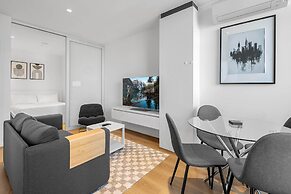 Melbourne CBD 2bed With Gym, Sauna & Pool Access