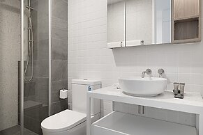 Bright Studio in Fremantle With Modern Finishes
