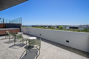 Bright Studio in Fremantle With Modern Finishes