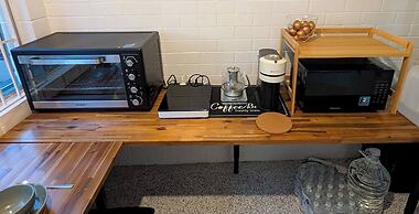 Peaceful, Modern, Lowtoxic, B'fast Included