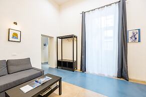 Art Apartment by Napoliapartments