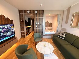 Devana Premium Apartment by CHORS