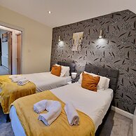 2-Bedroom with Free Parking in Coventry