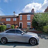 2-Bedroom with Free Parking in Coventry