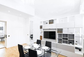Acquileia - Stylish Loft Steps From Corso Magenta