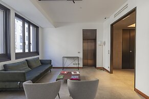 Central Tower S Babila - Elegant 2bdr With Rooftop Terrace