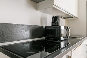 Candiani Building - Elegant 2-level Apartment With 3 Bedrooms