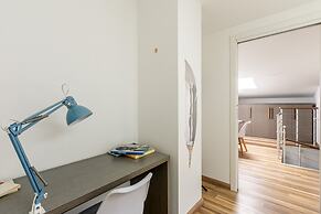 Candiani Building - Elegant 2-level Apartment With 3 Bedrooms