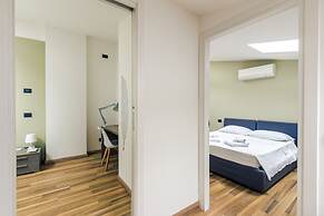 Candiani Building - Elegant 2-level Apartment With 3 Bedrooms