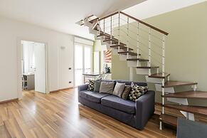 Candiani Building - Elegant 2-level Apartment With 3 Bedrooms