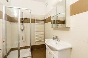 Candiani Building - Elegant 2-level Apartment With 3 Bedrooms