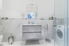 Gran Sasso - Cozy Modern Studio Steps From Piazza Piola