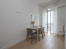 Spinoza - Modern 1 br With Balcony Steps From Piola