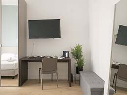Spinoza - Modern 1 br With Balcony Steps From Piola