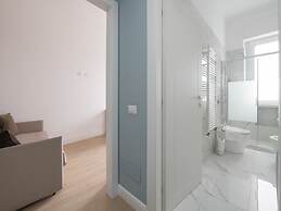 Spinoza - Modern 1 br With Balcony Steps From Piola