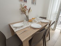 Spinoza - Modern 1 br With Balcony Steps From Piola