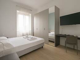 Spinoza - Modern 1 br With Balcony Steps From Piola