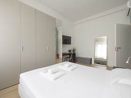 Spinoza - Modern 1 br With Balcony Steps From Piola