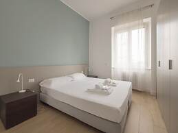 Spinoza - Modern 1 br With Balcony Steps From Piola