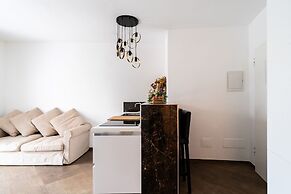 Frizzcaf Loft by Wonderful Italy