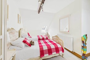 Host Stay Dolphin Dream