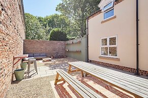 Host Stay Cringle Cottage