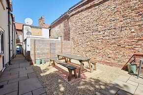 Host Stay Cringle Cottage