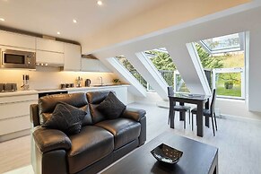 Host Stay Ross View Attic Apartment