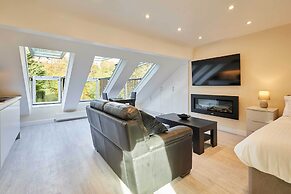 Host Stay Ross View Attic Apartment