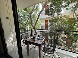 Jungle  Studio Balcony & Hammock S19