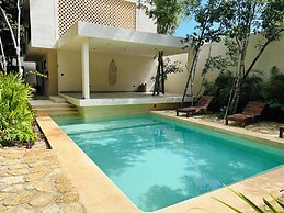 Jungle  Studio Balcony & Hammock S19