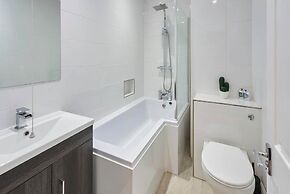 Host Stay Grand Parade Apartment