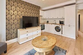 Host Stay Grand Parade Apartment