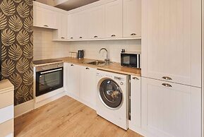 Host Stay Grand Parade Apartment