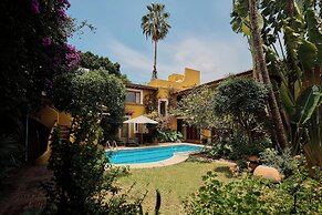 Casa Dos Parques AC Pool Garden Design Location