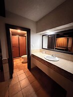 Hotel Mirage Express