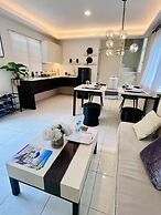 Suite Room by Echa at Alesha House