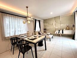 Suite Room by Echa at Alesha House