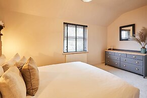 Host Stay Daisy Cottage