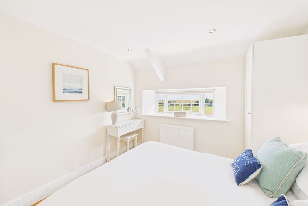 Host Stay Dove Cottage