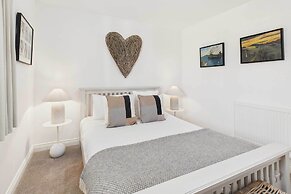 Host Stay Bay View Lodge