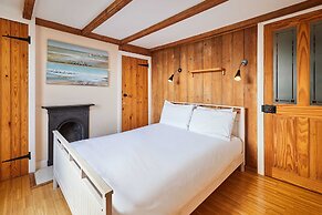 Host Stay Sunbeam Cottage