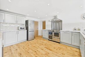 Host Stay Merrow Cottage