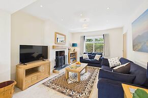 Host Stay Merrow Cottage