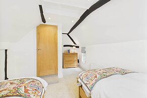 Host Stay Merrow Cottage